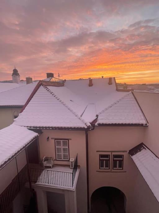 Historical Zaffir House - Market Square Levoča Esterno foto